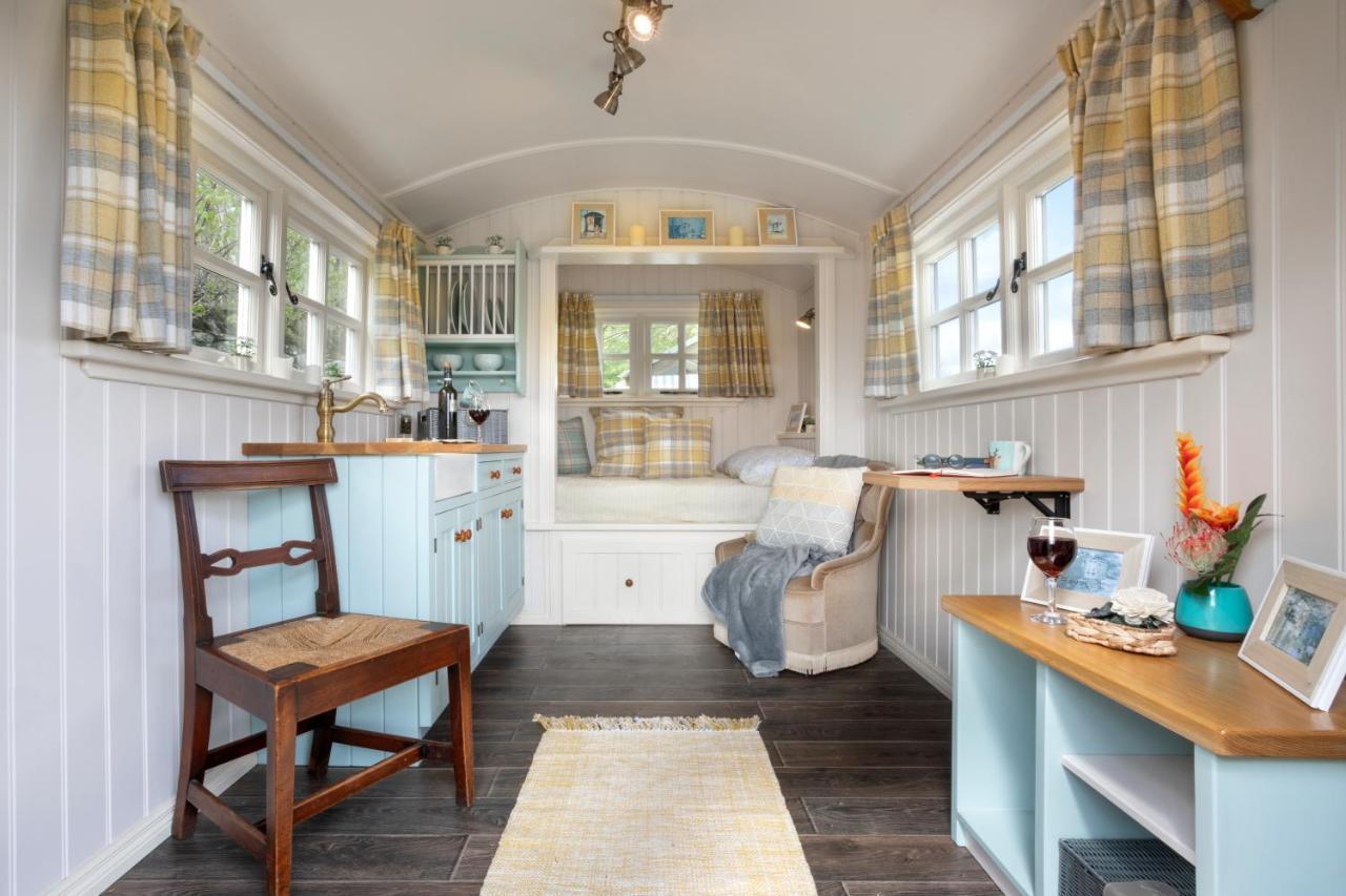 The Heron Shepherds Hut At Lyth Valley Brigsteer Extérieur photo